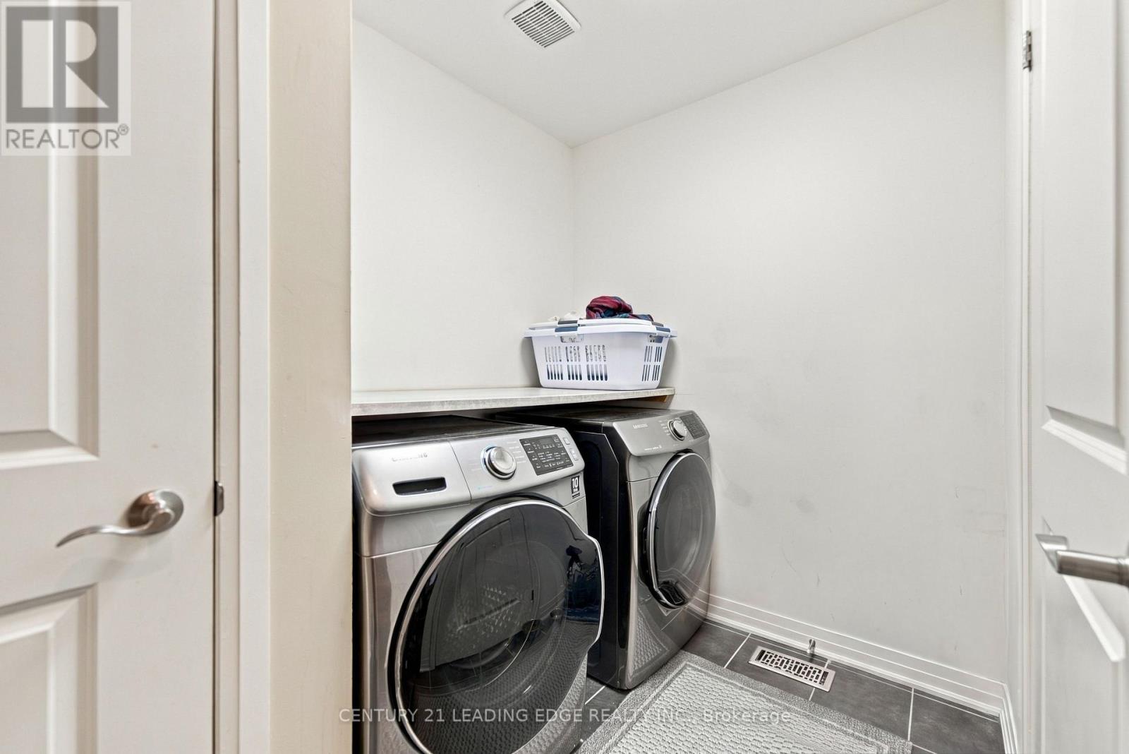 119 YACHT DRIVE - 38