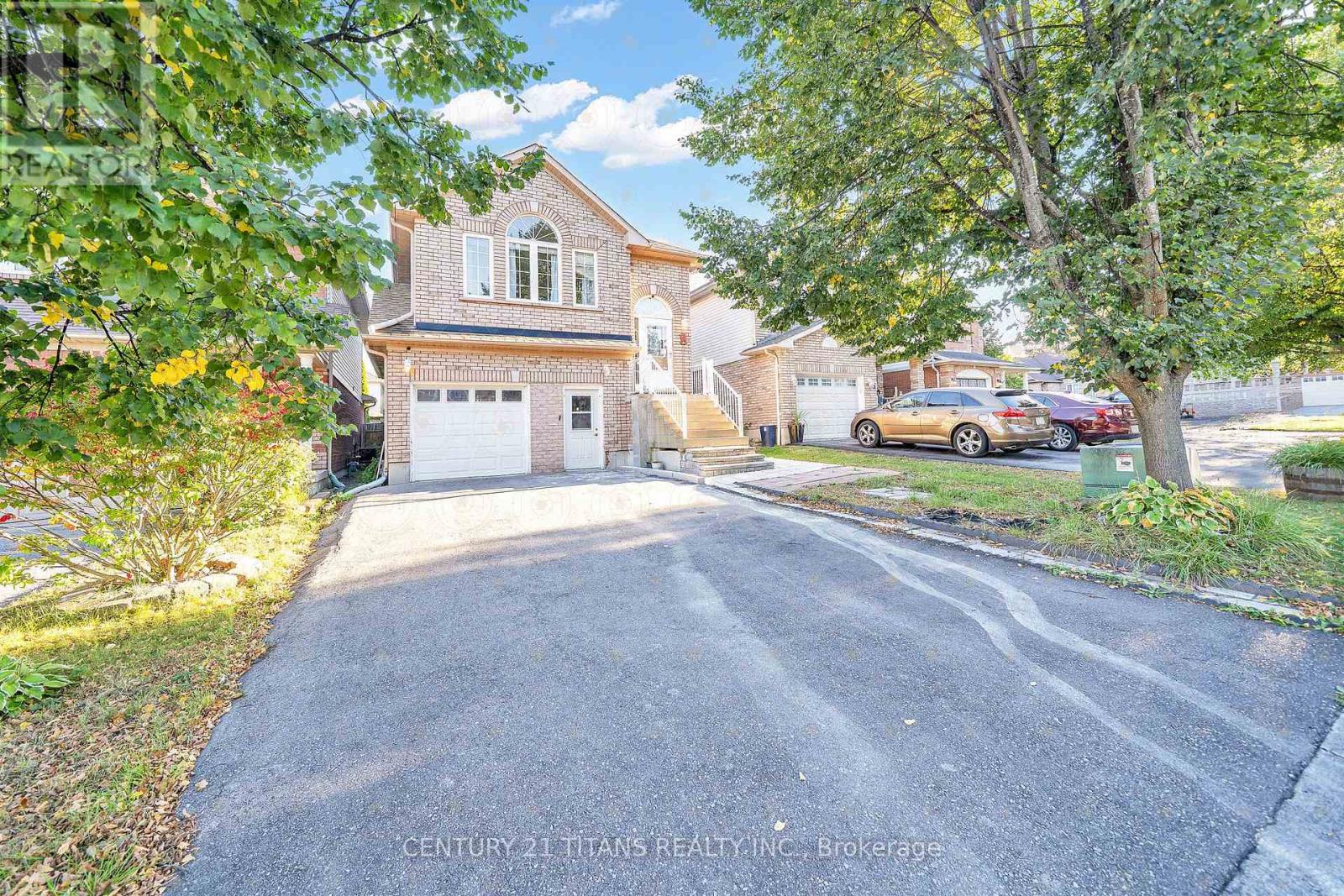 51 Marchwood Crescent, Clarington, ON photo 2