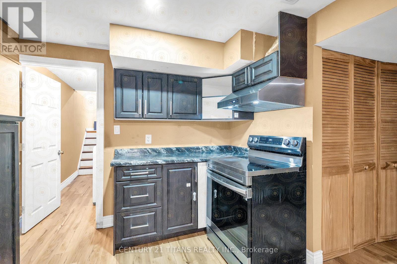 51 MARCHWOOD CRESCENT - 20