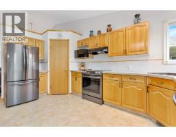 123 Riverview Circle, Cochrane, AB T4C1K5 Photo 14