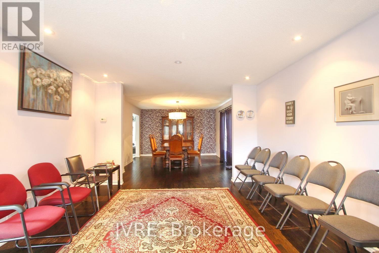 612 ELGIN MILLS ROAD W - 11