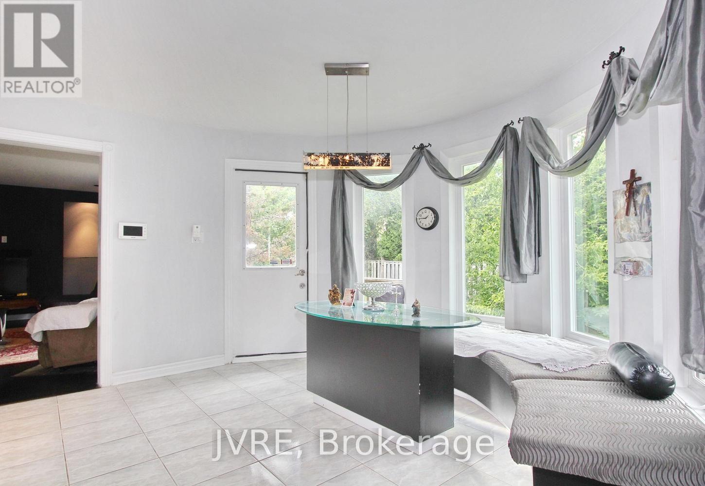 612 ELGIN MILLS ROAD W - 15