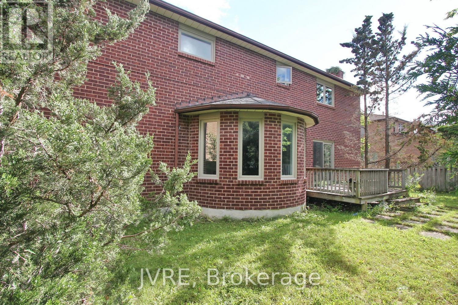 612 ELGIN MILLS ROAD W - 47