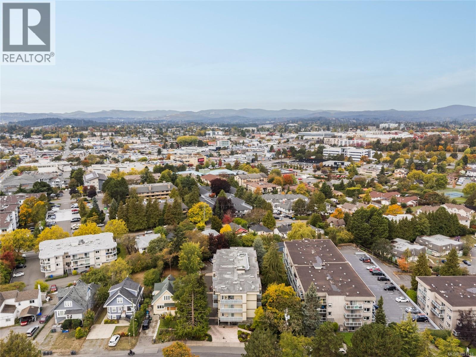 203 3230 Glasgow Ave, Saanich - Image 1