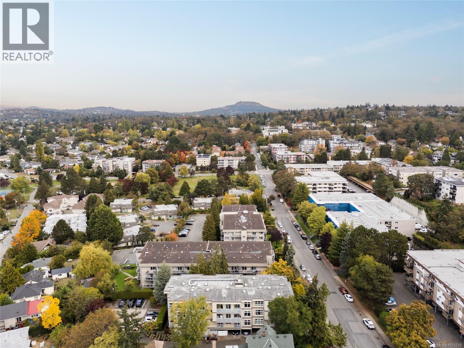 203 3230 Glasgow Ave, Saanich - Image 1