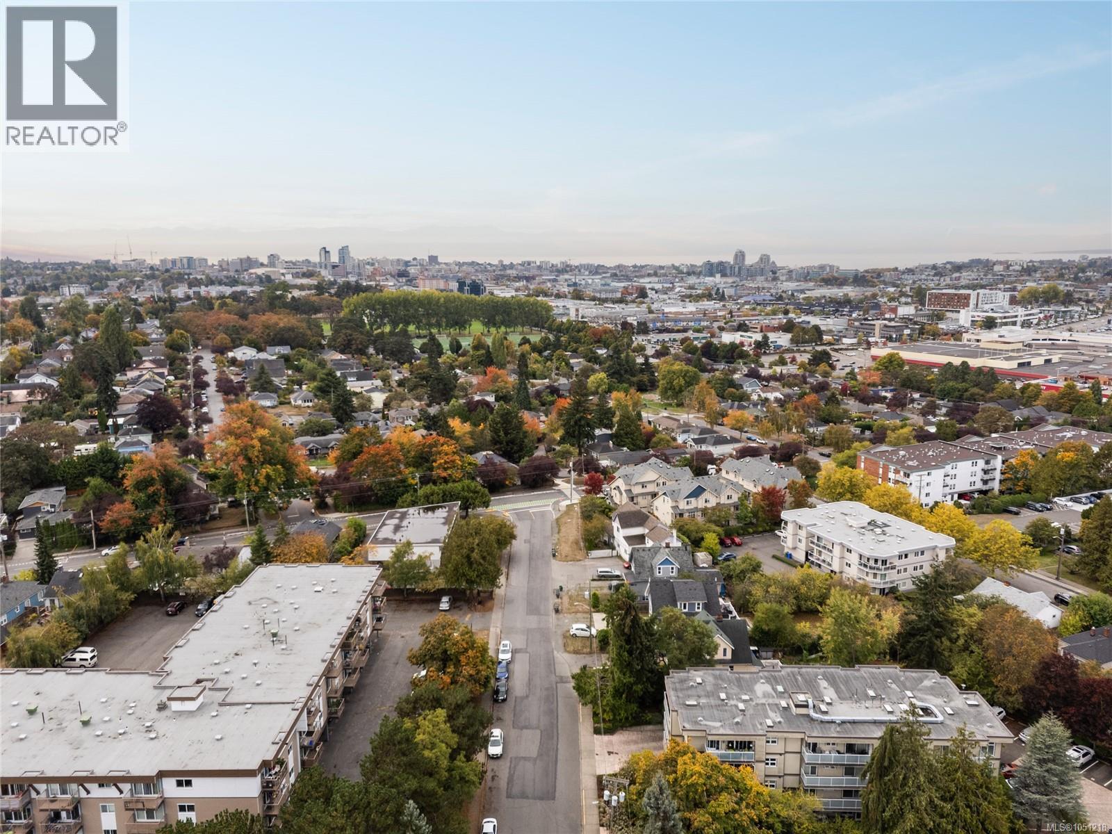 203 3230 Glasgow Ave, Saanich - Image 1