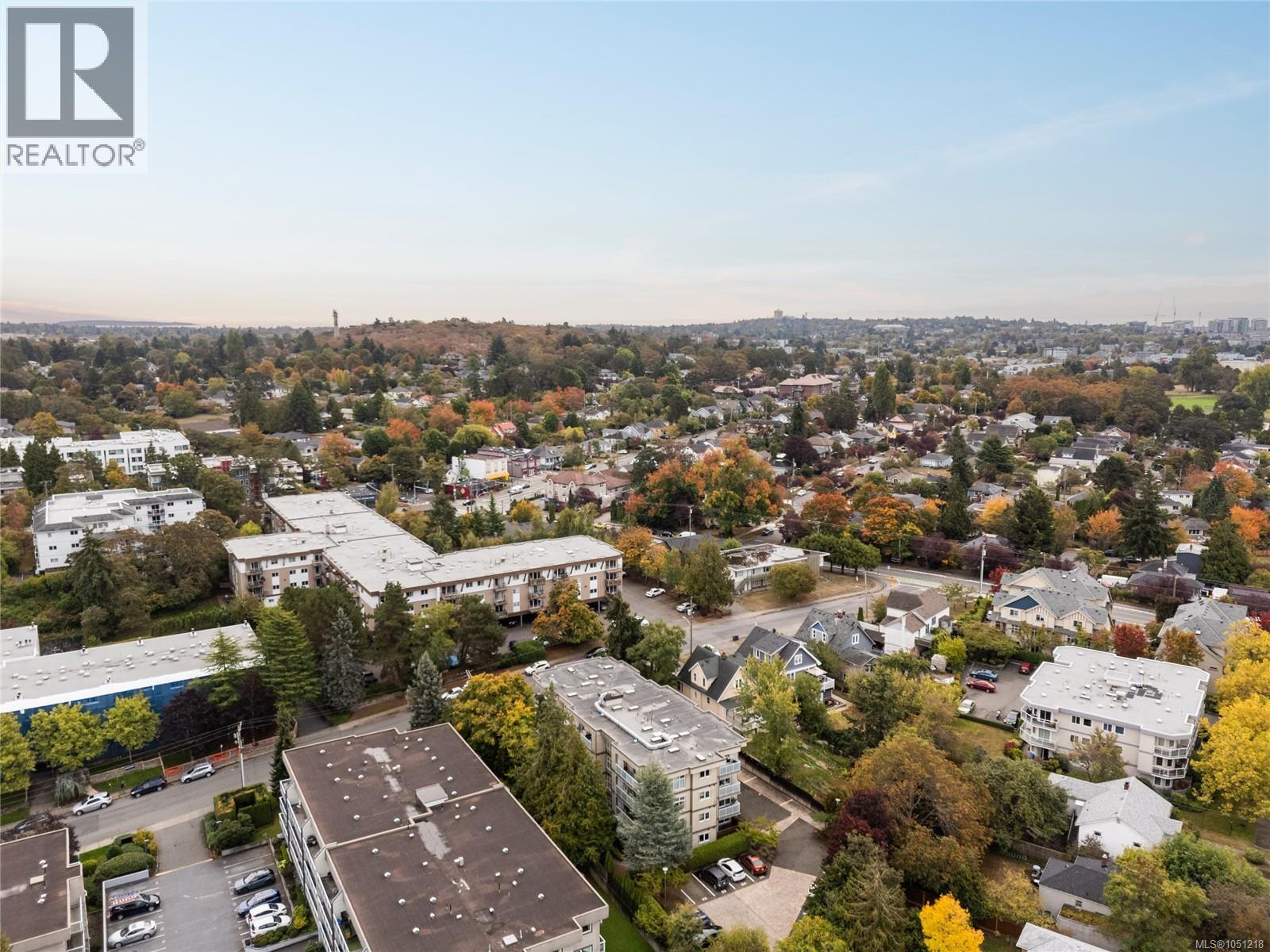 203 3230 Glasgow Ave, Saanich - Image 1