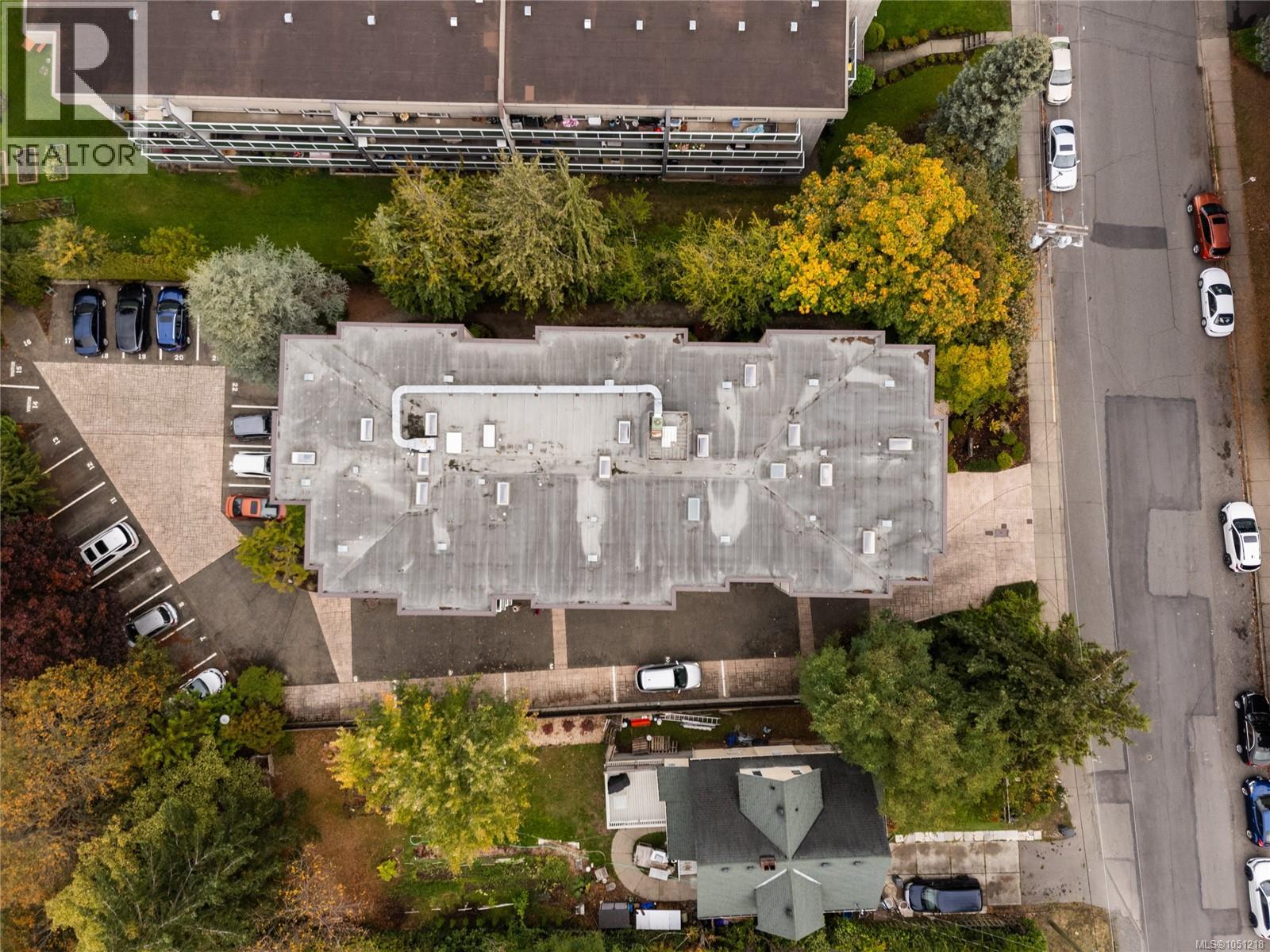 203 3230 Glasgow Ave, Saanich - Image 1