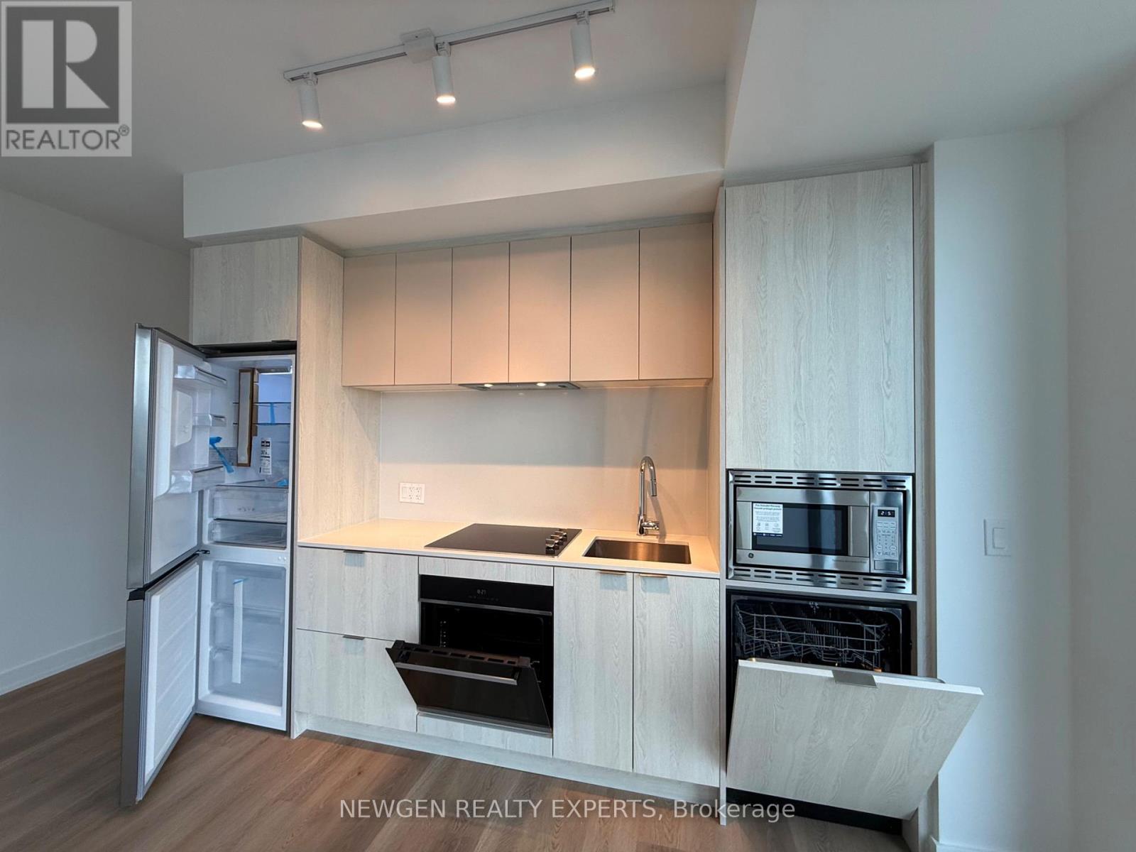 101 John Street North — photo 28