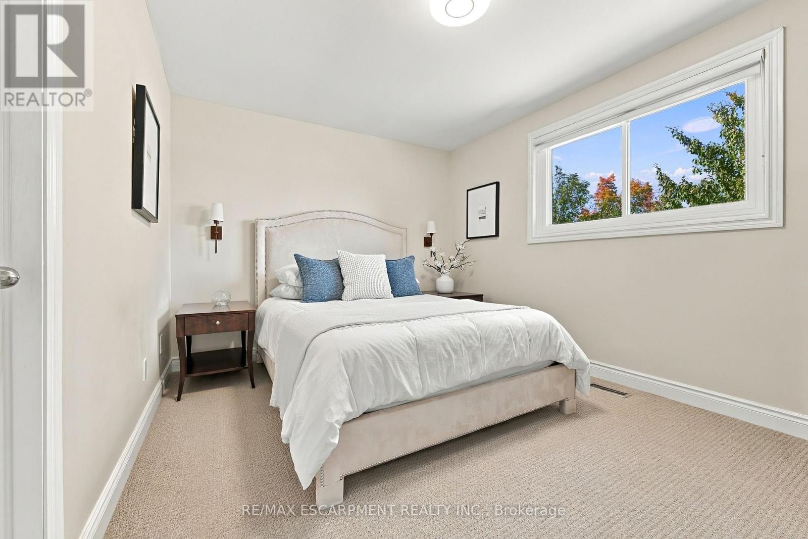 2231 URWIN CRESCENT - 14