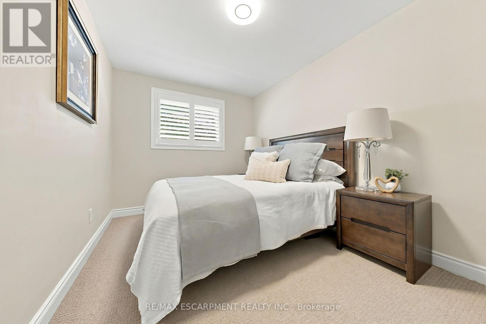 2231 URWIN CRESCENT - 19