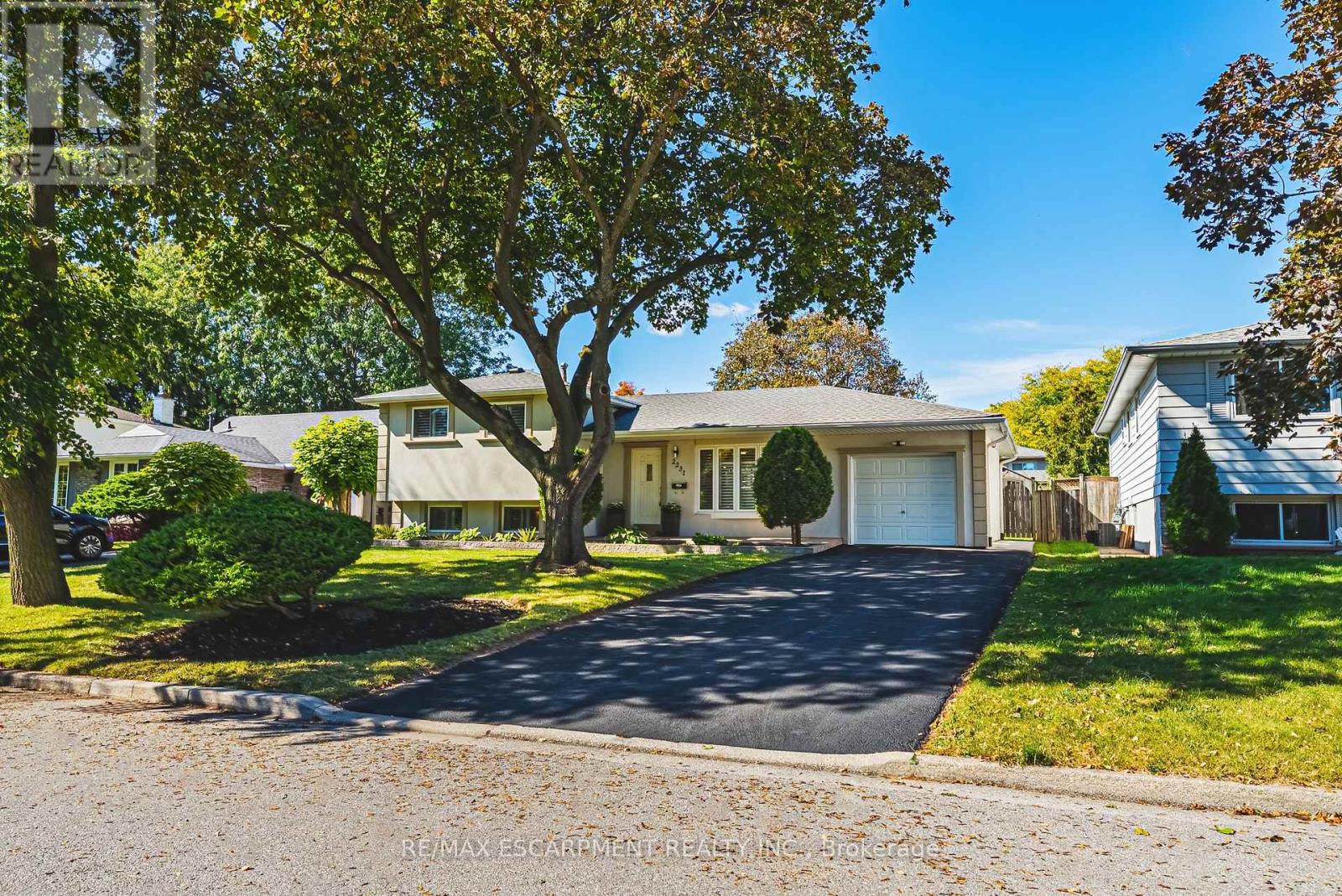 2231 URWIN CRESCENT - 2