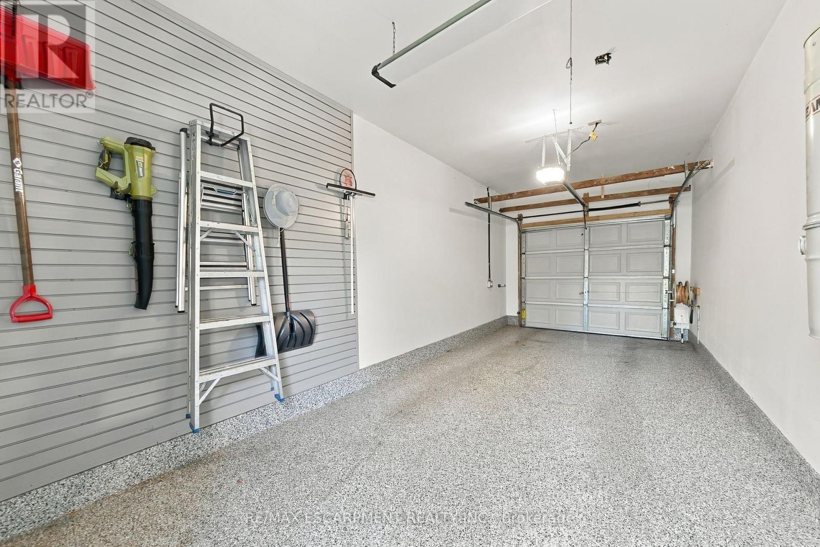 2231 URWIN CRESCENT - 25