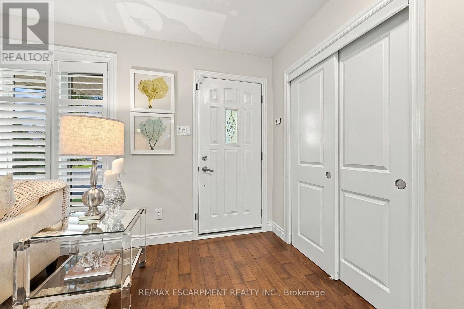 2231 URWIN CRESCENT - 3