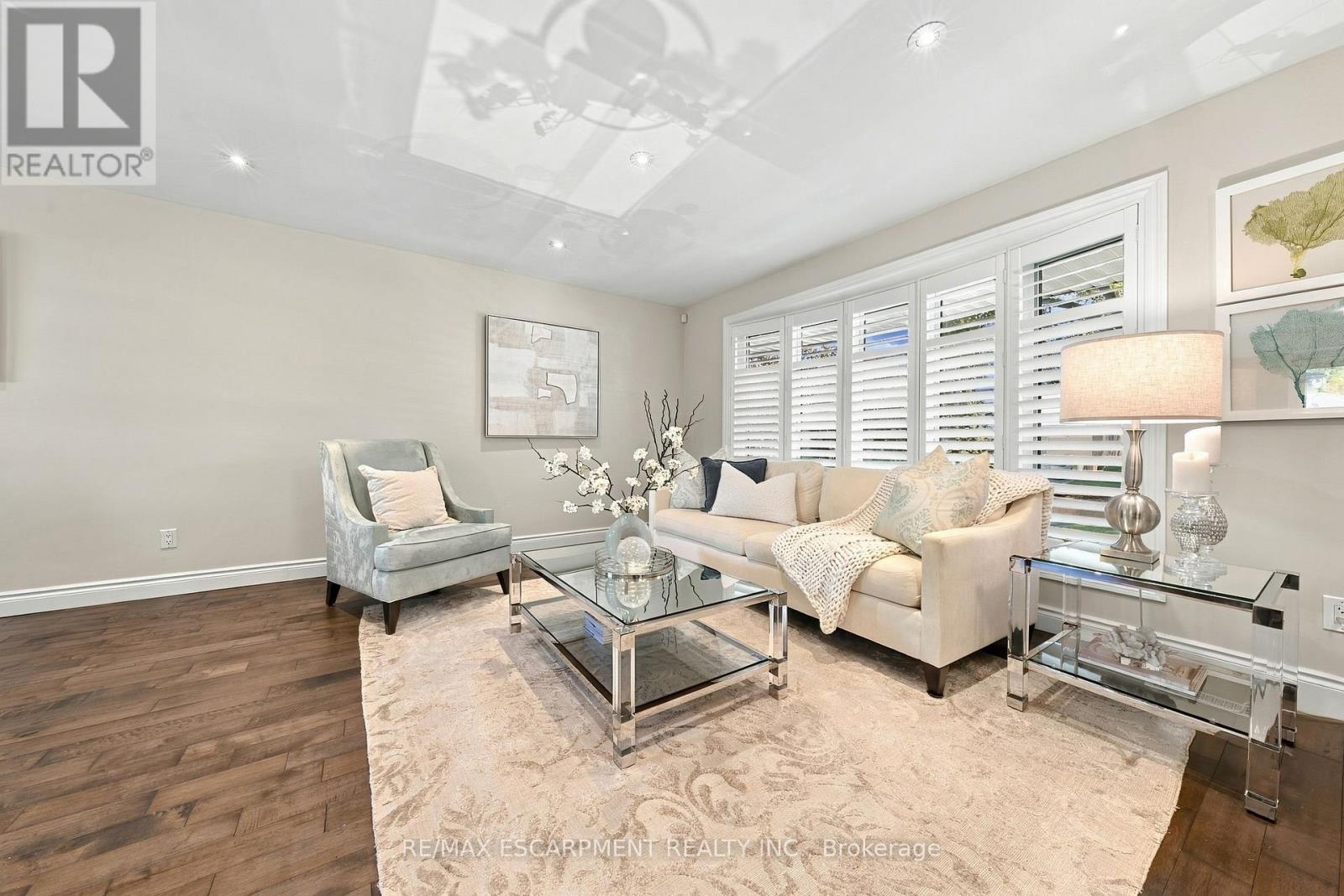 2231 Urwin Crescent, Oakville, ON photo 4