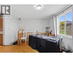Living room - 211 Fort Avenue, Kamloops, BC V2B1H4 Photo 6