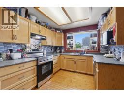 Kitchen - 211 Fort Avenue, Kamloops, BC V2B1H4 Photo 7
