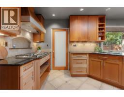 1680 Ash Rd, Saanich, BC V5C4B3 Photo 17