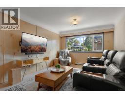 1680 Ash Rd, Saanich, BC V5C4B3 Photo 31