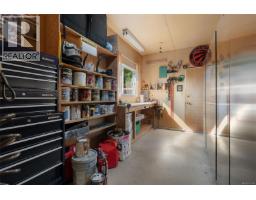 1680 Ash Rd, Saanich, BC V5C4B3 Photo 38