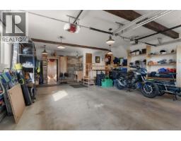 1680 Ash Rd, Saanich, BC V5C4B3 Photo 39