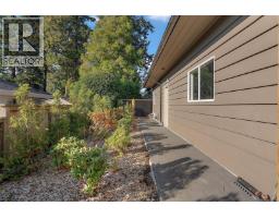 1680 Ash Rd, Saanich, BC V5C4B3 Photo 41