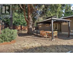 1680 Ash Rd, Saanich, BC V5C4B3 Photo 43