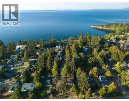 1680 Ash Rd, Saanich, BC V5C4B3 Photo 47