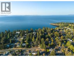 1680 Ash Rd, Saanich, BC V5C4B3 Photo 49