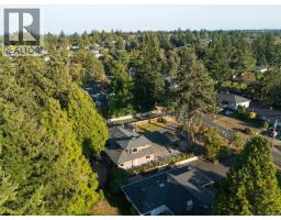 1680 Ash Rd, Saanich, BC V5C4B3 Photo 51