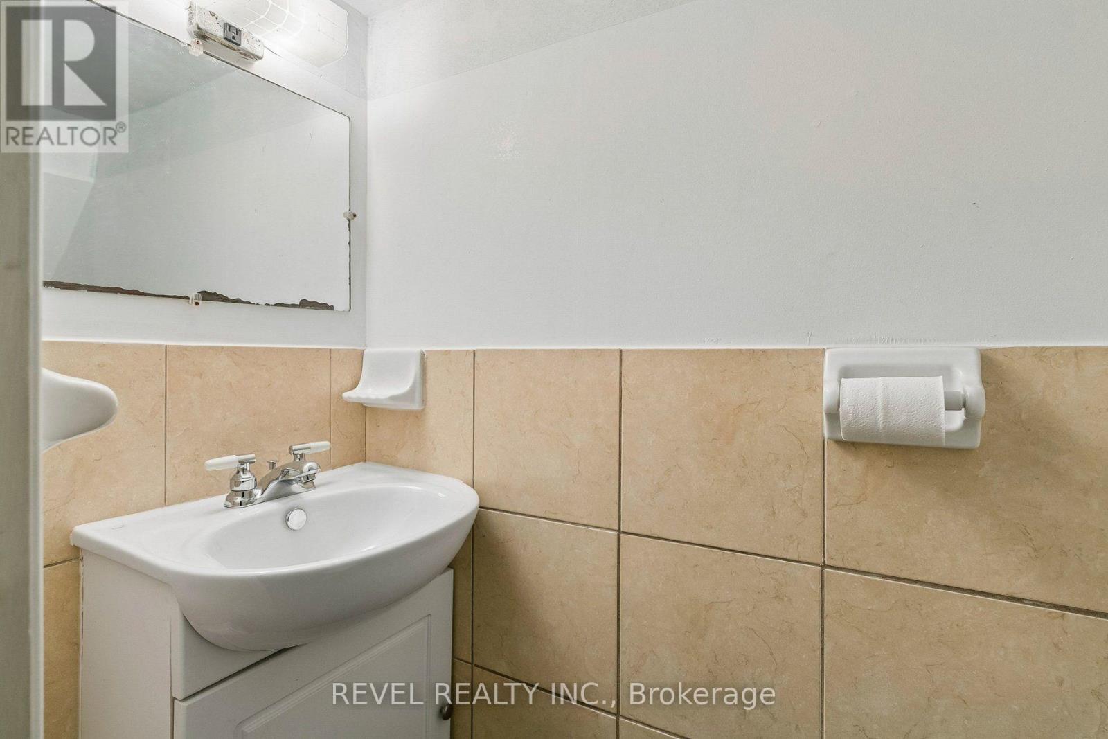 36 Holton Avenue North, Hamilton, ON photo 40