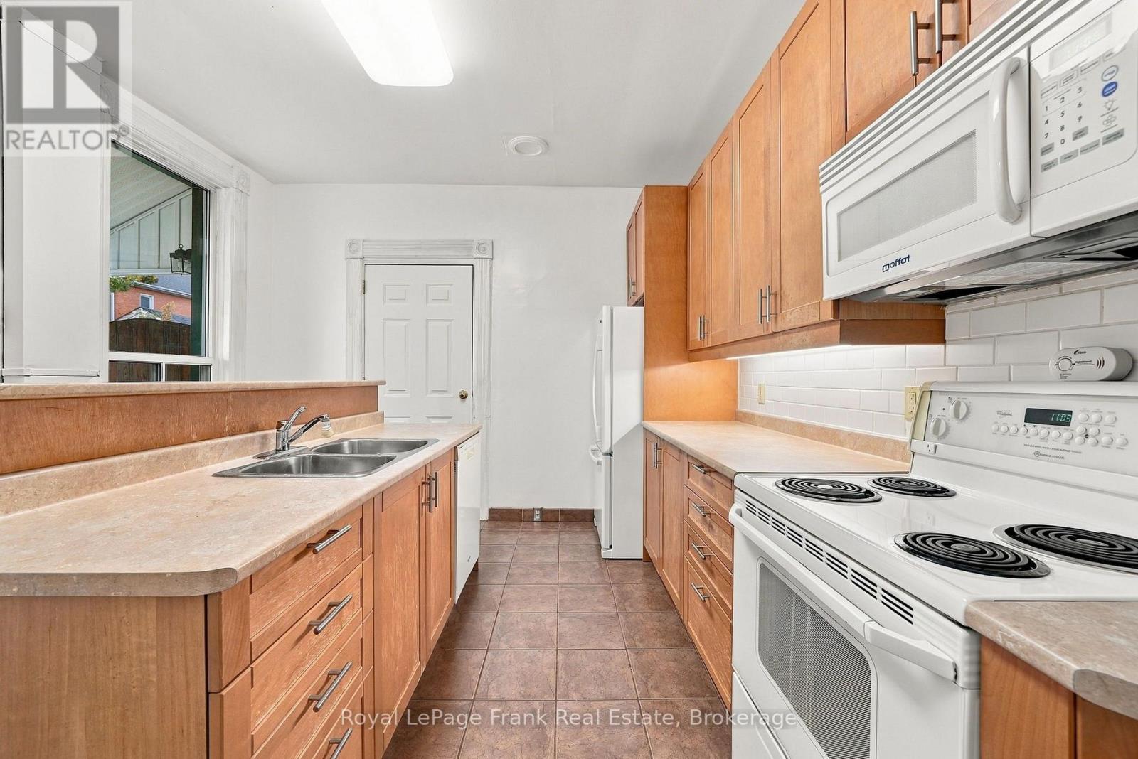 492 HOPKINS AVENUE - Image 21