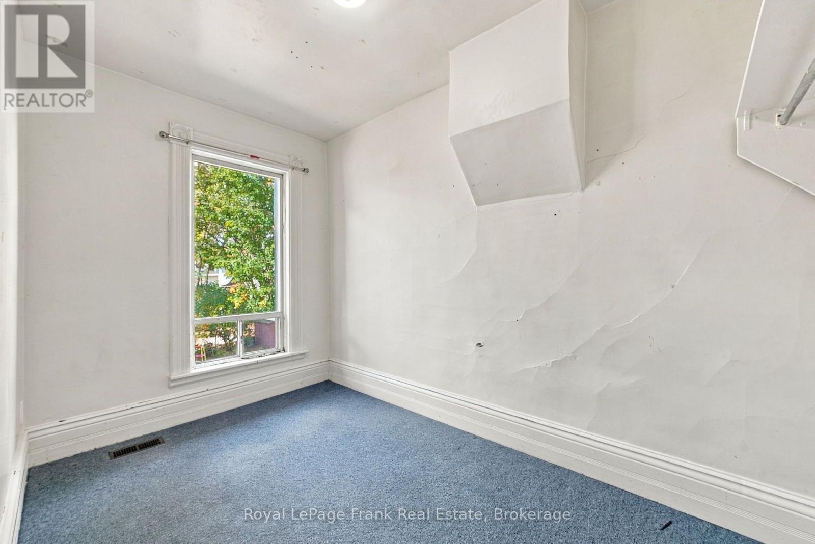492 HOPKINS AVENUE - 30