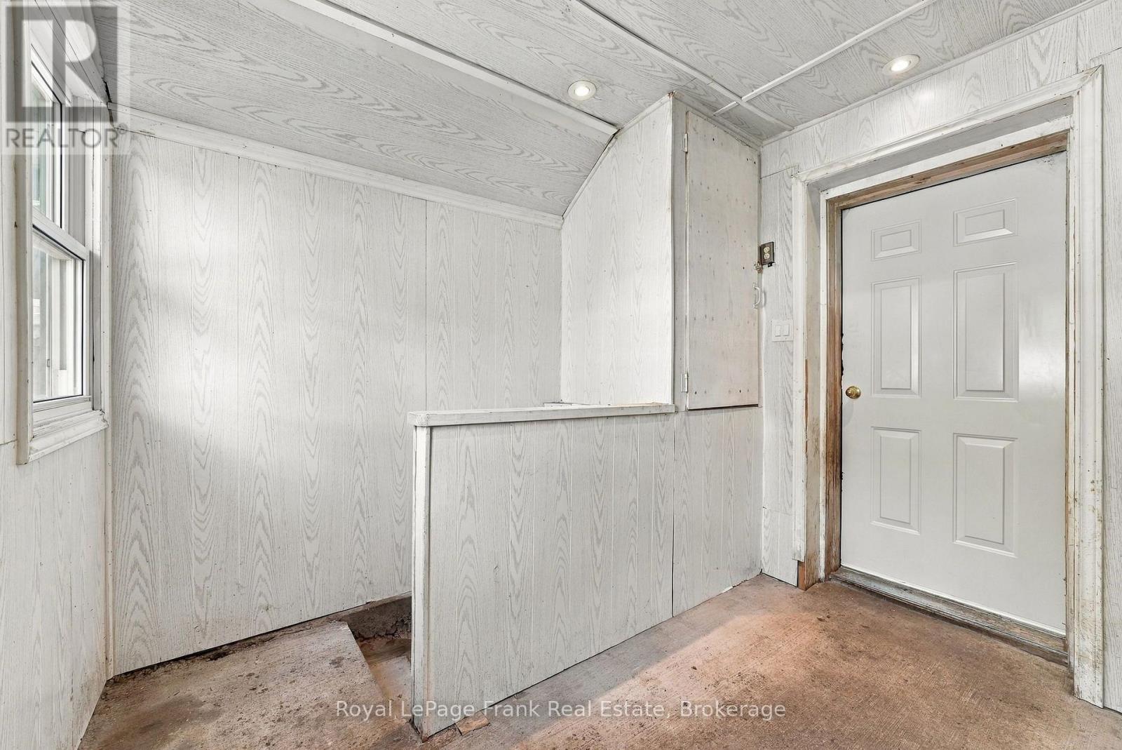 492 HOPKINS AVENUE - Image 40