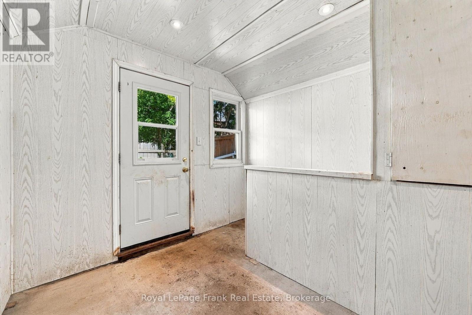 492 HOPKINS AVENUE - 39