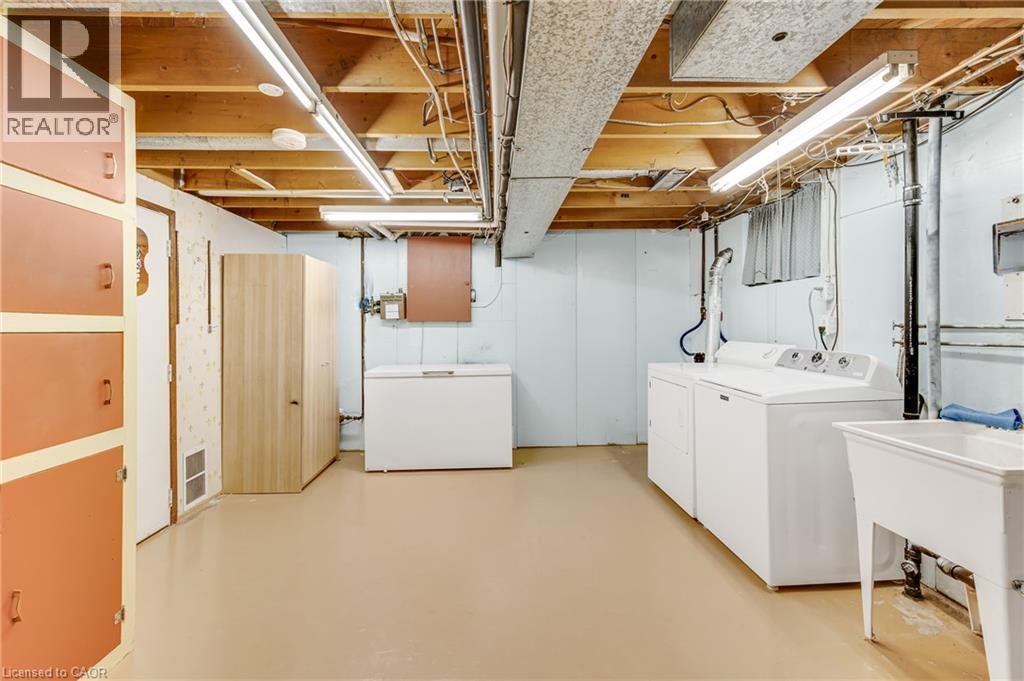 588 LOUISE Drive - Image 27