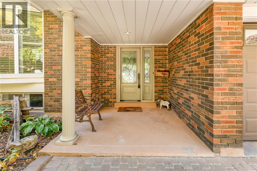 588 LOUISE Drive, Burlington — photo 4