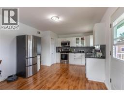 Kitchen - 690 Alberni Avenue, Kamloops, BC V2B1T1 Photo 9