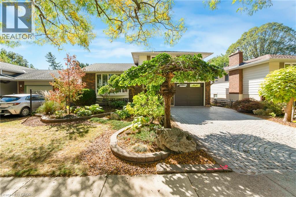 588 LOUISE Drive, Burlington