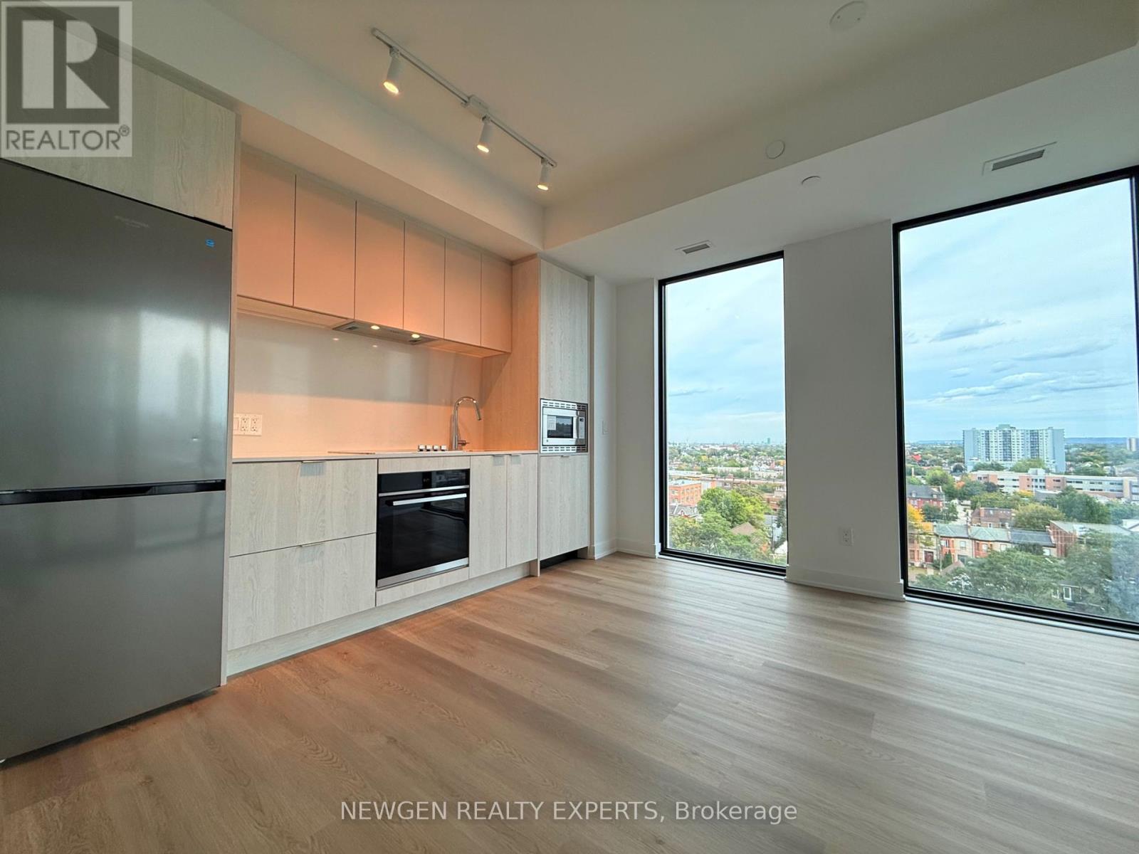 101 John Street North — photo 30
