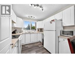 33, 175 Manora Place - photo 5