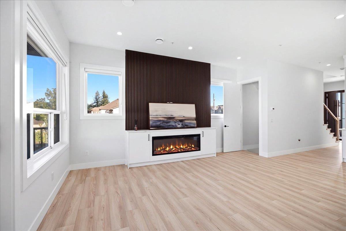 32613 CHERRY AVENUE, Mission