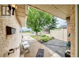 139 Hawkville Close NW - photo 43