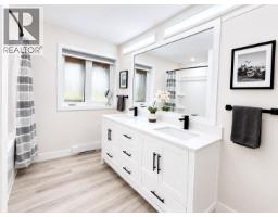 1922 Glen Gary Drive, Kamloops, BC V2E1R4 Photo 18