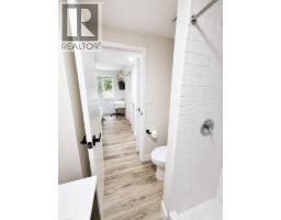 1922 Glen Gary Drive, Kamloops, BC V2E1R4 Photo 27