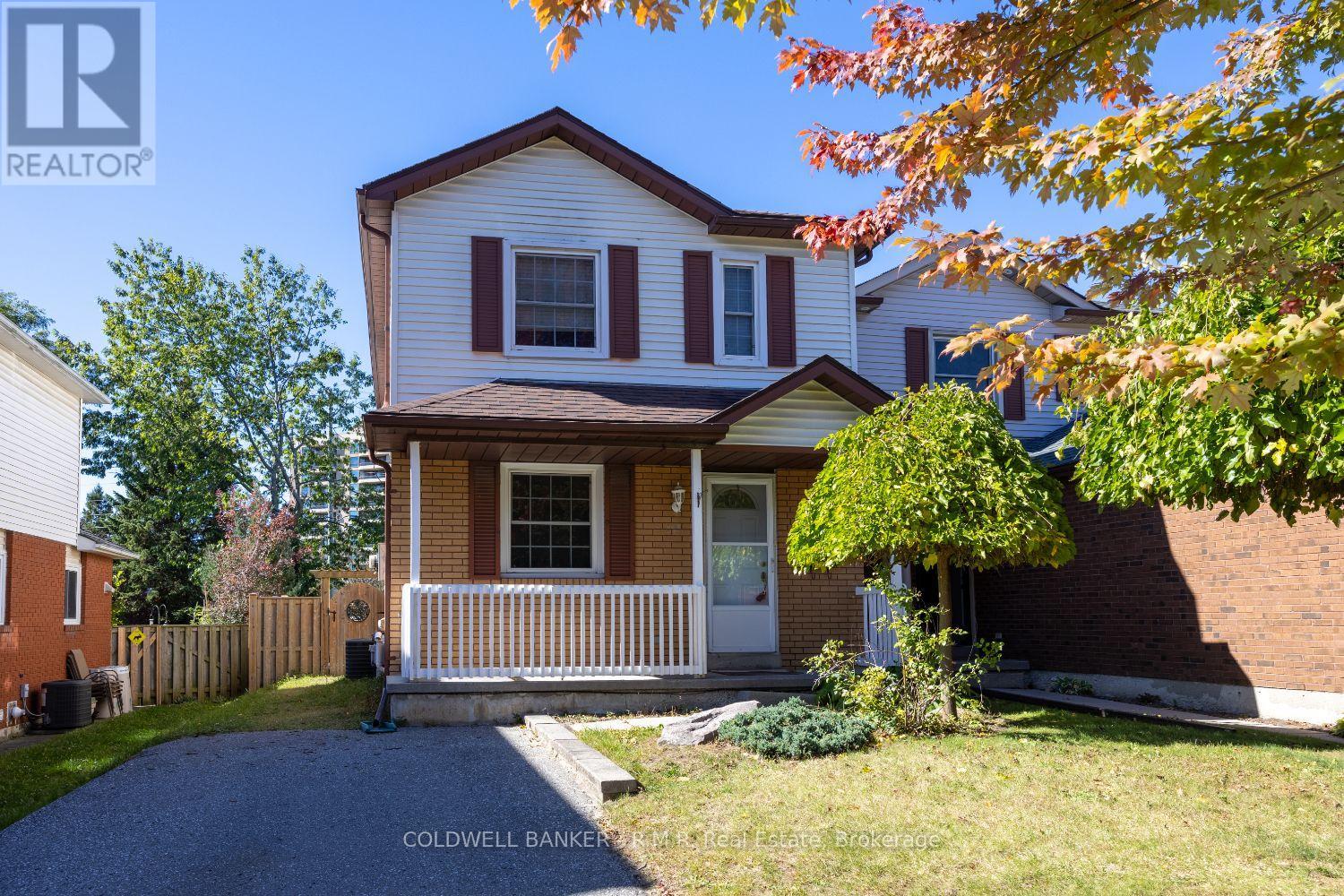 385 Trailridge Crescent, Oshawa, ON photo 1
