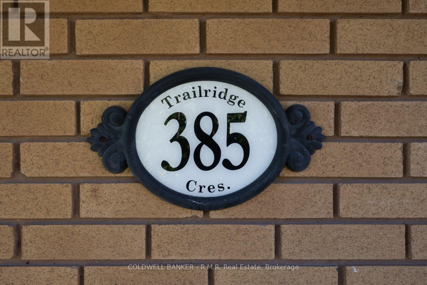385 Trailridge Crescent, Oshawa, ON photo 2