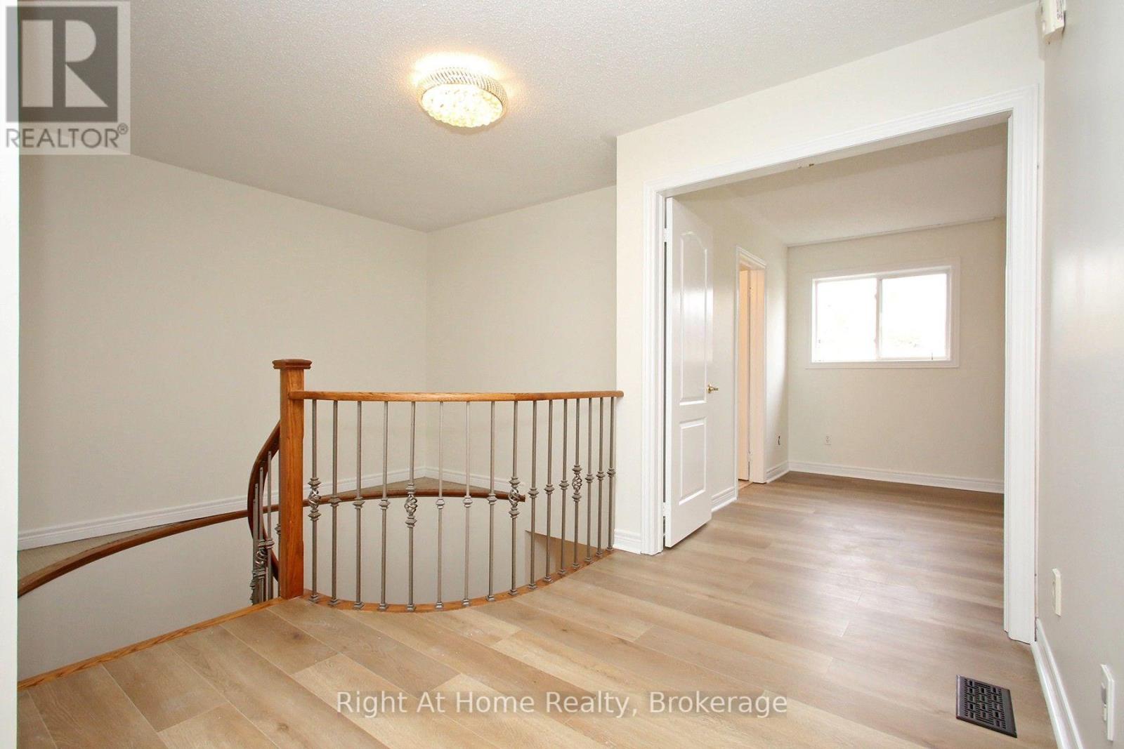 181 Fairlane Crescent — photo 27