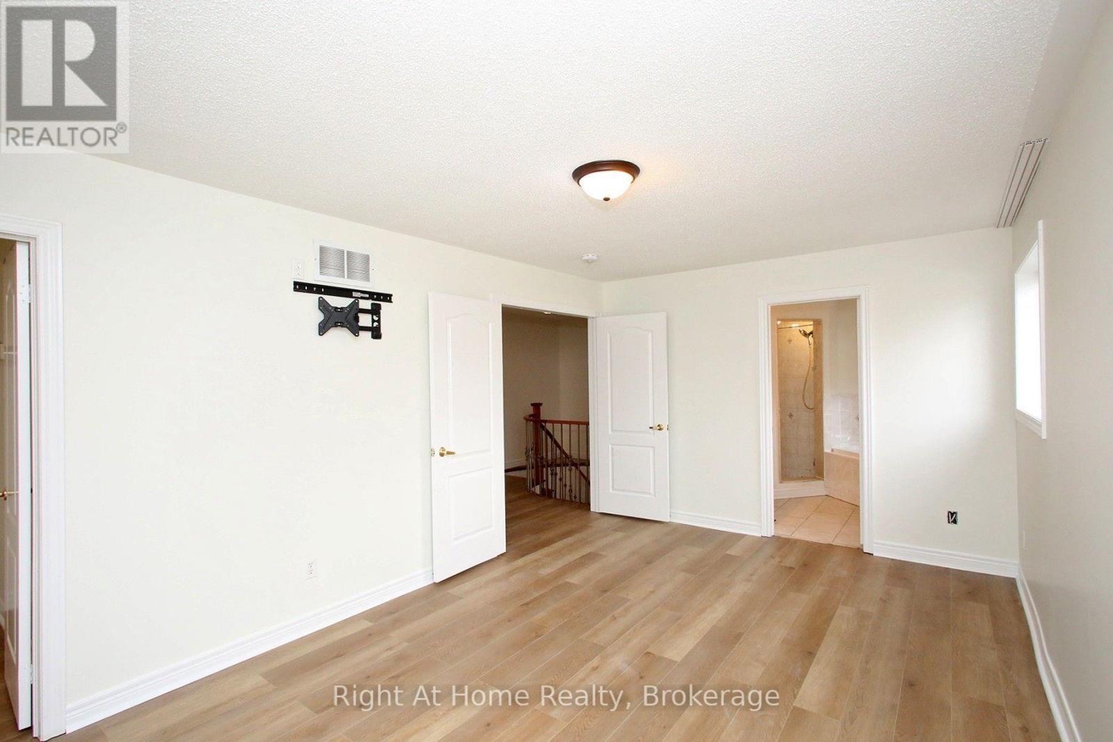 181 Fairlane Crescent — photo 29