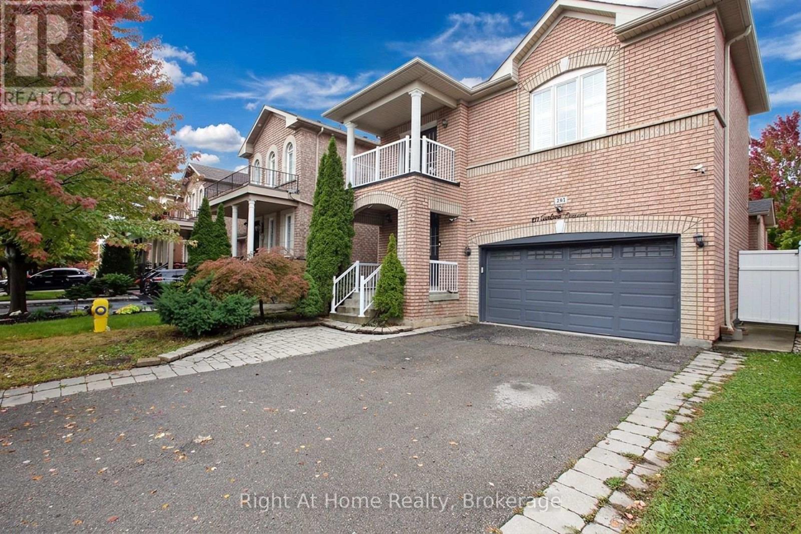 181 Fairlane Crescent — photo 39